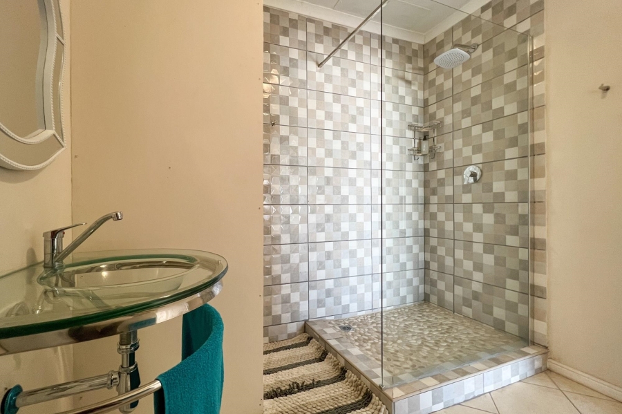 8 Bedroom Property for Sale in Tergniet Western Cape